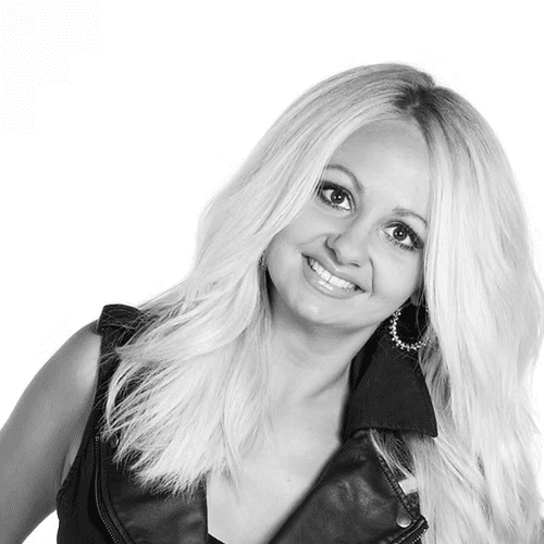 Portrait of Lindsey Dodd, a professional stylist at Dominic Michael Salon, showcasing their expertise and style.